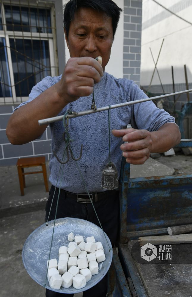 临近清明节 南昌这个乡里家家户户都开起了&quot;酒坊&quot;