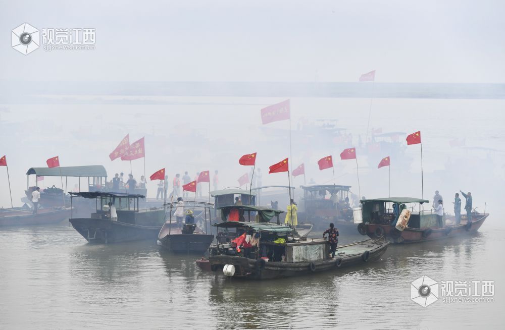 百舸入鄱 千帆竞发  聚焦鄱阳湖开湖盛景