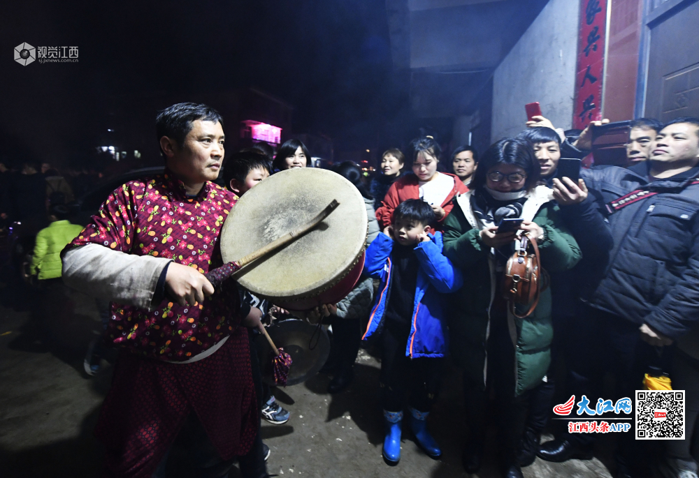 江西南丰：“搜傩圆傩”之夜  百余傩班献上传统表演