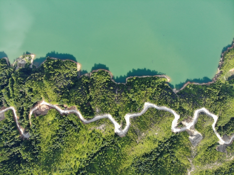 江西兴国：湿地公园边的脱贫致富路