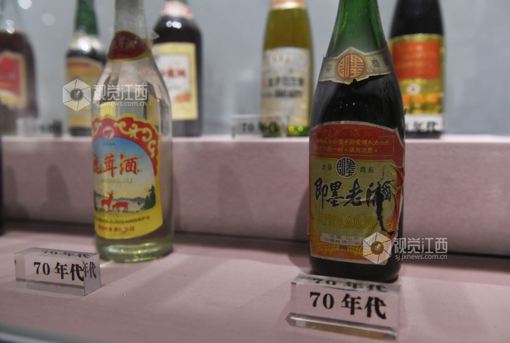 南昌老酒爱好者办起博物馆 展示万件老酒收藏