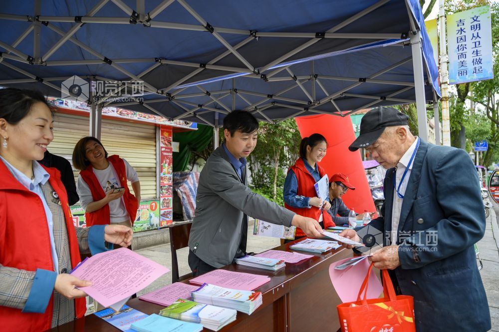 4.22世界地球日，宣传保护地球。