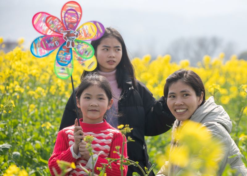 【视频】江西永新：油菜花开引客来